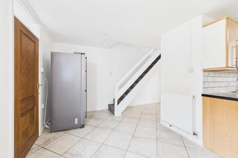 3 bedroom terraced house to rent, Lyndale Road, Coventry CV5