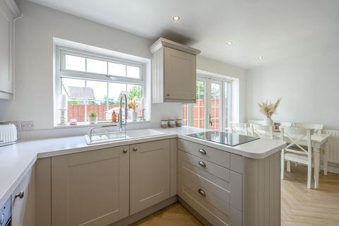 3 bedroom semi-detached house for sale, Sandringham Road, Wordsley, DY8 5HN