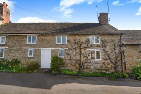 2 bedroom terraced house for sale, Charlton Road, Oxfordshire OX17