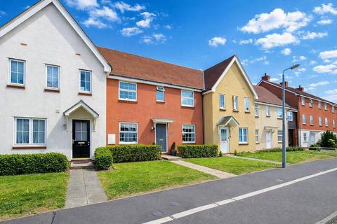 3 bedroom terraced house to rent, Shepherd Drive, Colchester