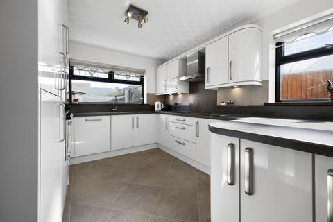 4 bedroom detached house for sale, Cae Maen Llwyd, Hengoed, CF82