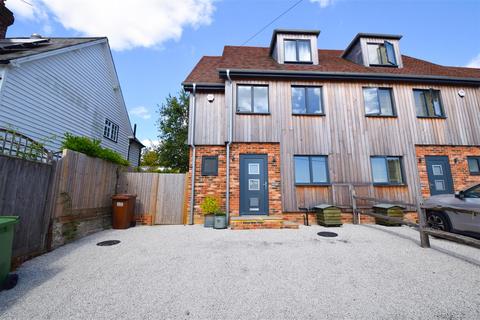 undefined, Cripps Corner Road, Staplecross