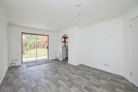 2 bedroom bungalow to rent, Fern Drive, North Walsham, Norfolk