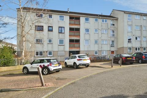 3 bedroom flat to rent, Westburn Grove, Edinburgh, EH14