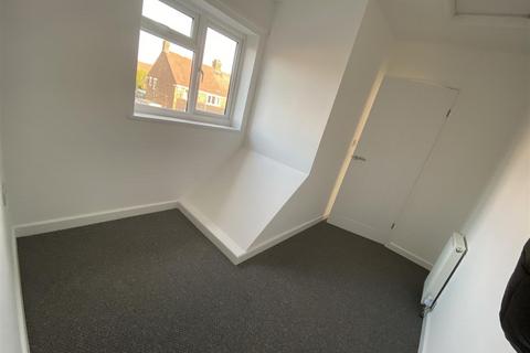 3 bedroom house to rent, Willow Avenue, Hucknall, Nottingham