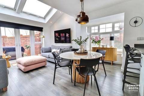 3 bedroom detached house for sale, Whitwell Drive, Drakelow, Burton-On-Trent, DE15 9WZ - Beautifully Presented Home