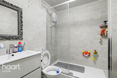 2 bedroom apartment for sale, Old Bedford Road, Luton