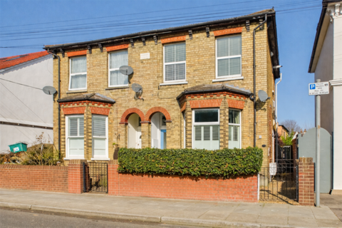2 bedroom maisonette for sale, Robinson Road, Colliers Wood, SW17