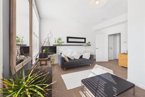 2 bedroom maisonette for sale, Robinson Road, Colliers Wood, SW17