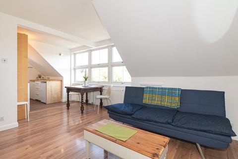 1 bedroom flat to rent, Thornton Avenue, London, SW2
