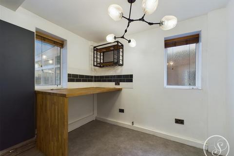 undefined, Greenview Close, Leeds LS9