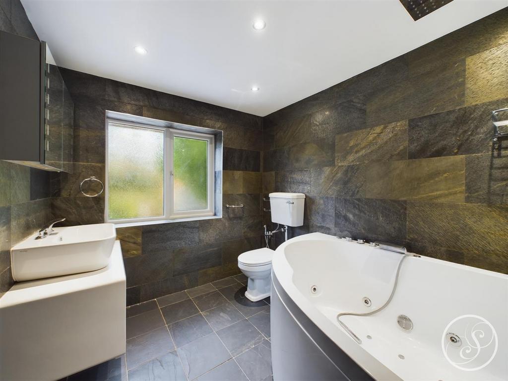 CAM02071 G0-PR0439-STILL011.jpg