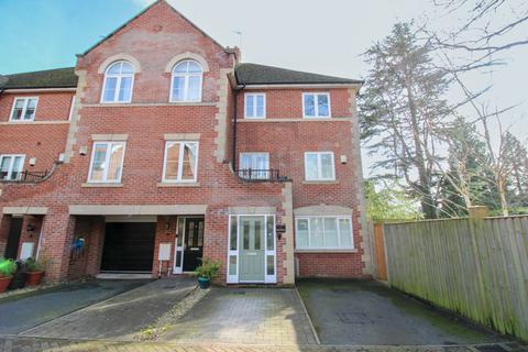 Elm Tree Court, Stoneygate