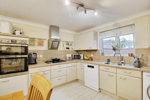 4 bedroom detached house for sale, Porth Close, Swindon, SN25