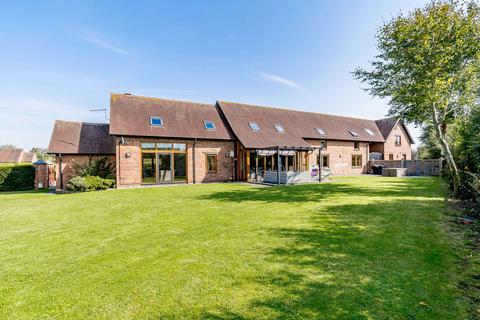 4 bedroom barn conversion for sale, Stoke Pound Lane Stoke Pound Bromsgrove, Worcestershire, B60 4LQ