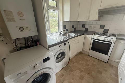 2 bedroom flat to rent, Sudbury Croft, Wembley