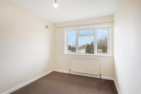 2 bedroom flat to rent, Sudbury Croft, Wembley