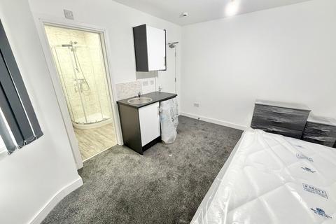 4 bedroom detached house for sale, Fenwick Close, Woking GU21