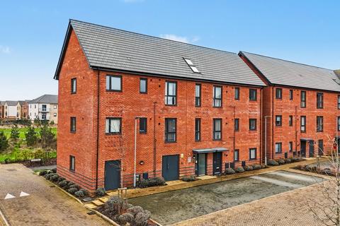 1 bedroom apartment for sale, Warren Way, Glebe Farm, Milton Keynes, MK17