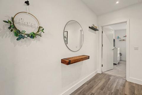 1 bedroom apartment for sale, Warren Way, Glebe Farm, Milton Keynes, MK17