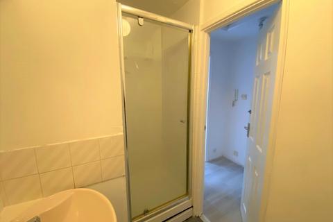 Studio for sale, Waterside Close Barking IG11 9EL