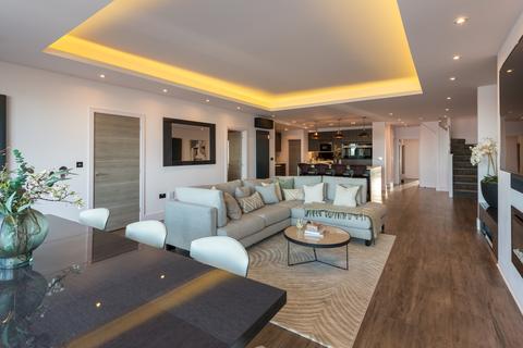 5 bedroom detached house for sale, Preston Parade, Seasalter, Whitstable