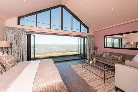 5 bedroom detached house for sale, Preston Parade, Seasalter, Whitstable