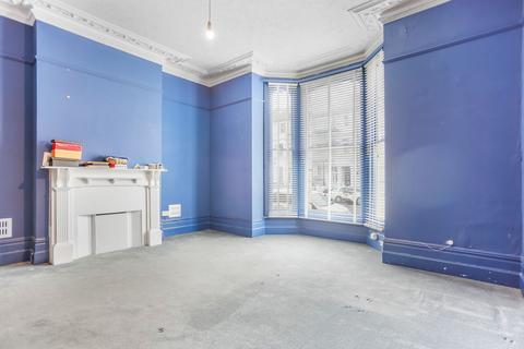 2 bedroom flat to rent, Tisbury Road, Hove, BN3