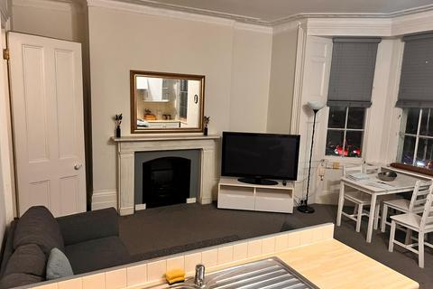 2 bedroom flat to rent, Castle Hill, RG1