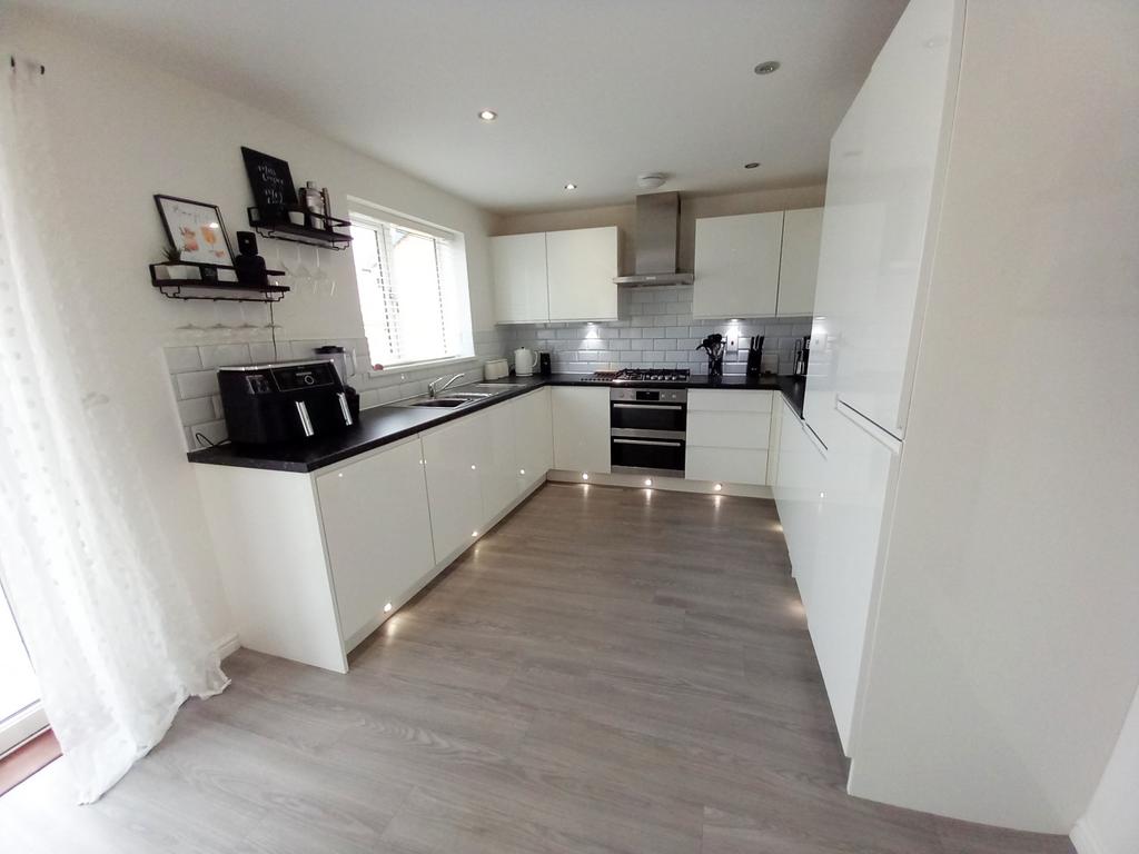 Dining kitchen