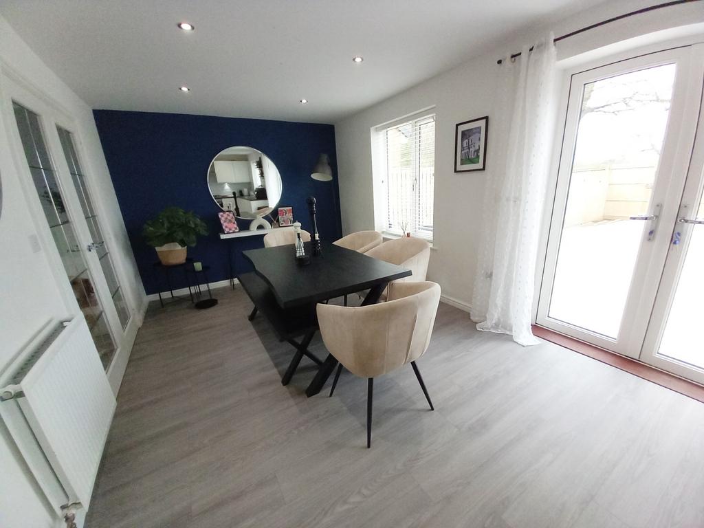 Dining kitchen