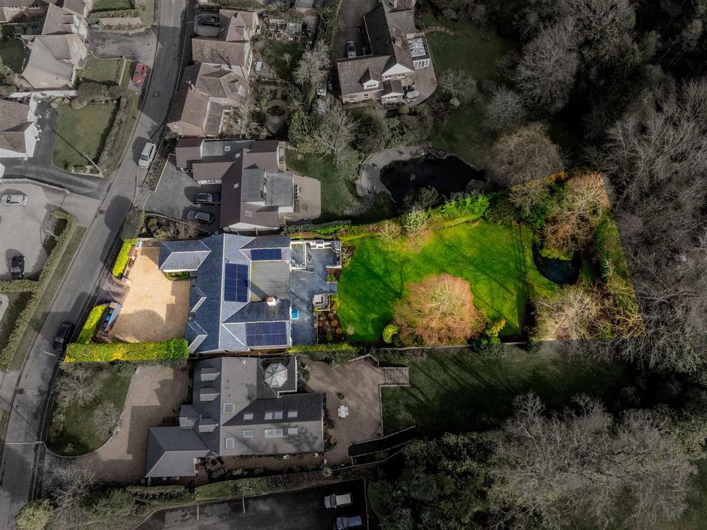 Outlined Aerial