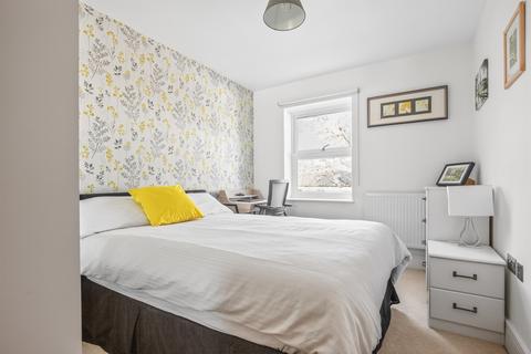 2 bedroom flat for sale, Chiswick High Road, London