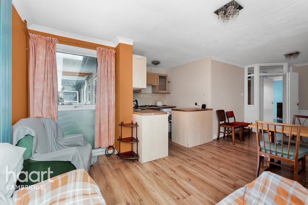 Apartment in Cambridge, Barnwell - View 5
