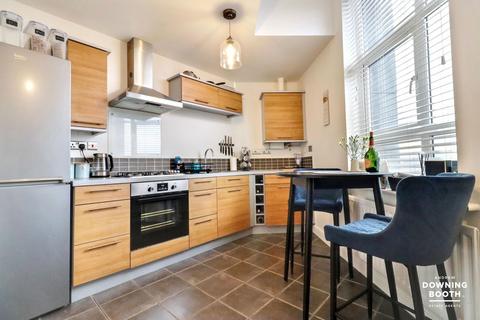2 bedroom apartment for sale, Pear Tree Close, Lichfield, WS14 9GP - No Upward Chain