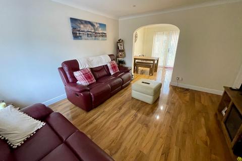3 bedroom detached house for sale, Hawkfields, Luton, LU2 7NN