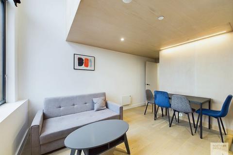 2 bedroom apartment to rent, Sky Gardens :: Old Trafford