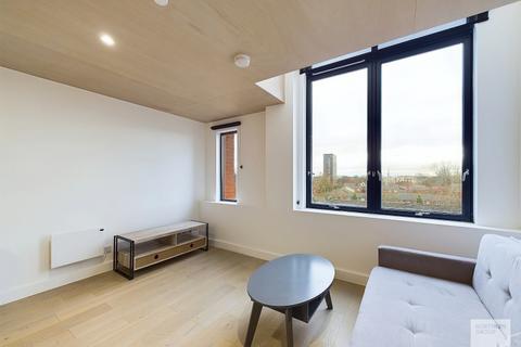 2 bedroom apartment to rent, Sky Gardens :: Old Trafford