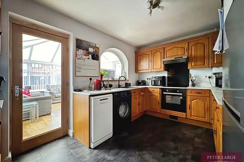 2 bedroom semi-detached house for sale, 25 Ronaldsway, Rhy, LL18 2LB