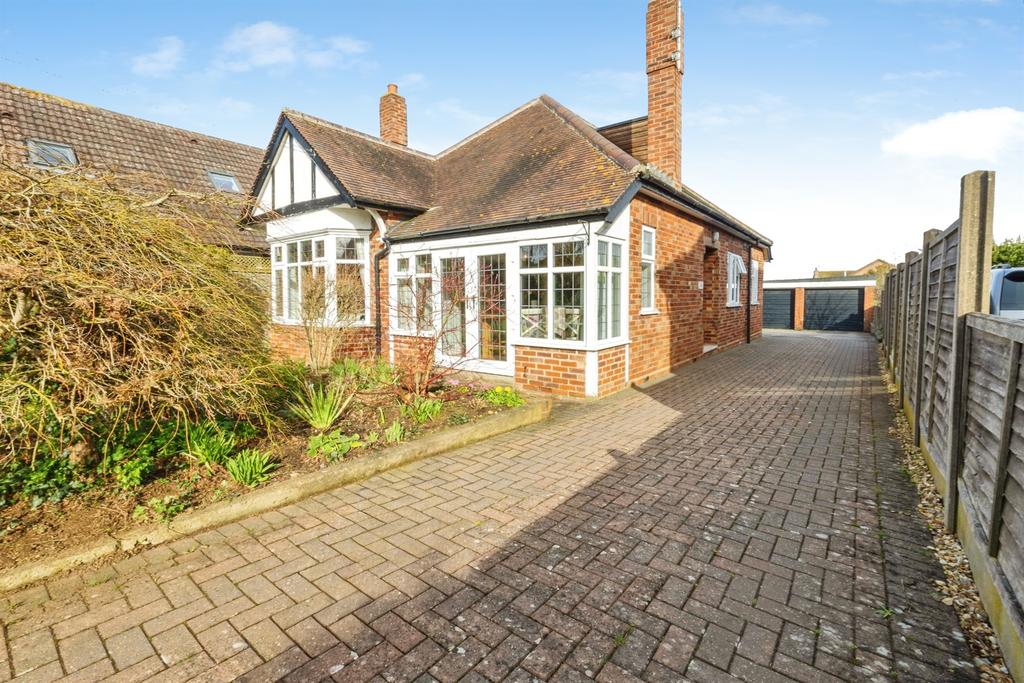 3 bedroom detached bungalow for sale