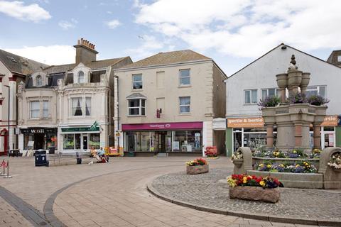 2 bedroom flat to rent, The Triangle, Teignmouth, TQ14