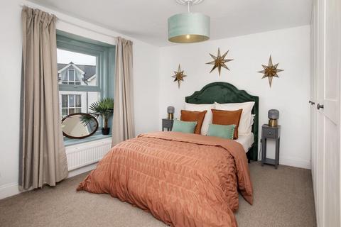 2 bedroom flat to rent, The Triangle, Teignmouth, TQ14