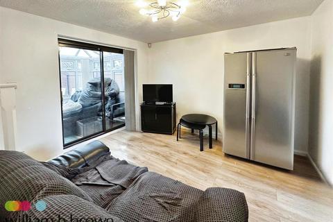 1 bedroom house to rent, Ark Avenue, GRAYS