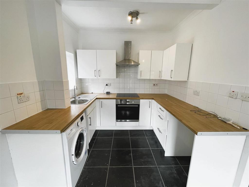 Flat 2 alexandra road kitchen.jpeg