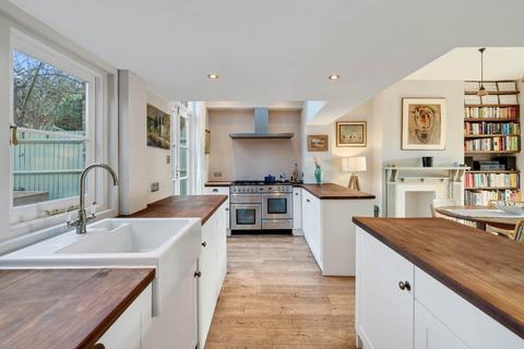 4 bedroom terraced house to rent, Maley Avenue, West Norwood, SE27