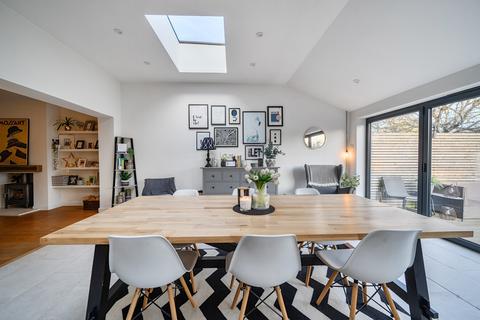 4 bedroom semi-detached house for sale, Weybourne Road, Farnham, Surrey