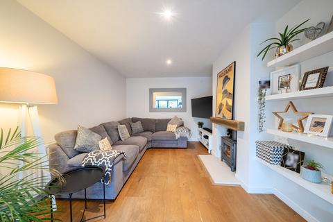 4 bedroom semi-detached house for sale, Weybourne Road, Farnham, Surrey