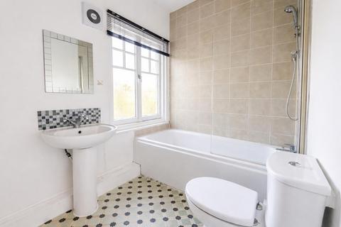 undefined, Egmont Road, Sutton