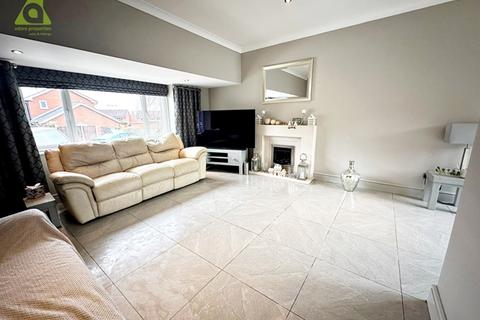 5 bedroom detached house for sale, Sanderling Close, Westhoughton, BL5 2SP