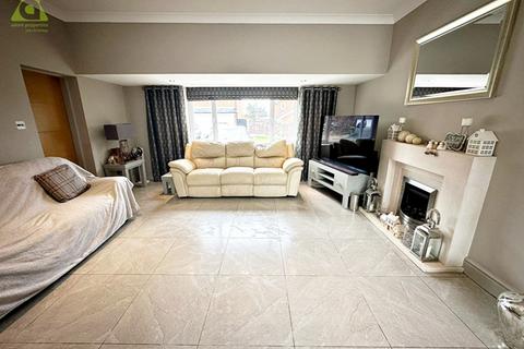 5 bedroom detached house for sale, Sanderling Close, Westhoughton, BL5 2SP